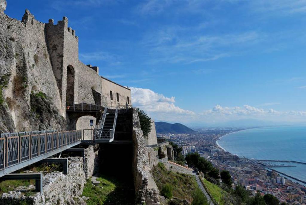 Sichelgaita Apartment Salerno Exterior foto